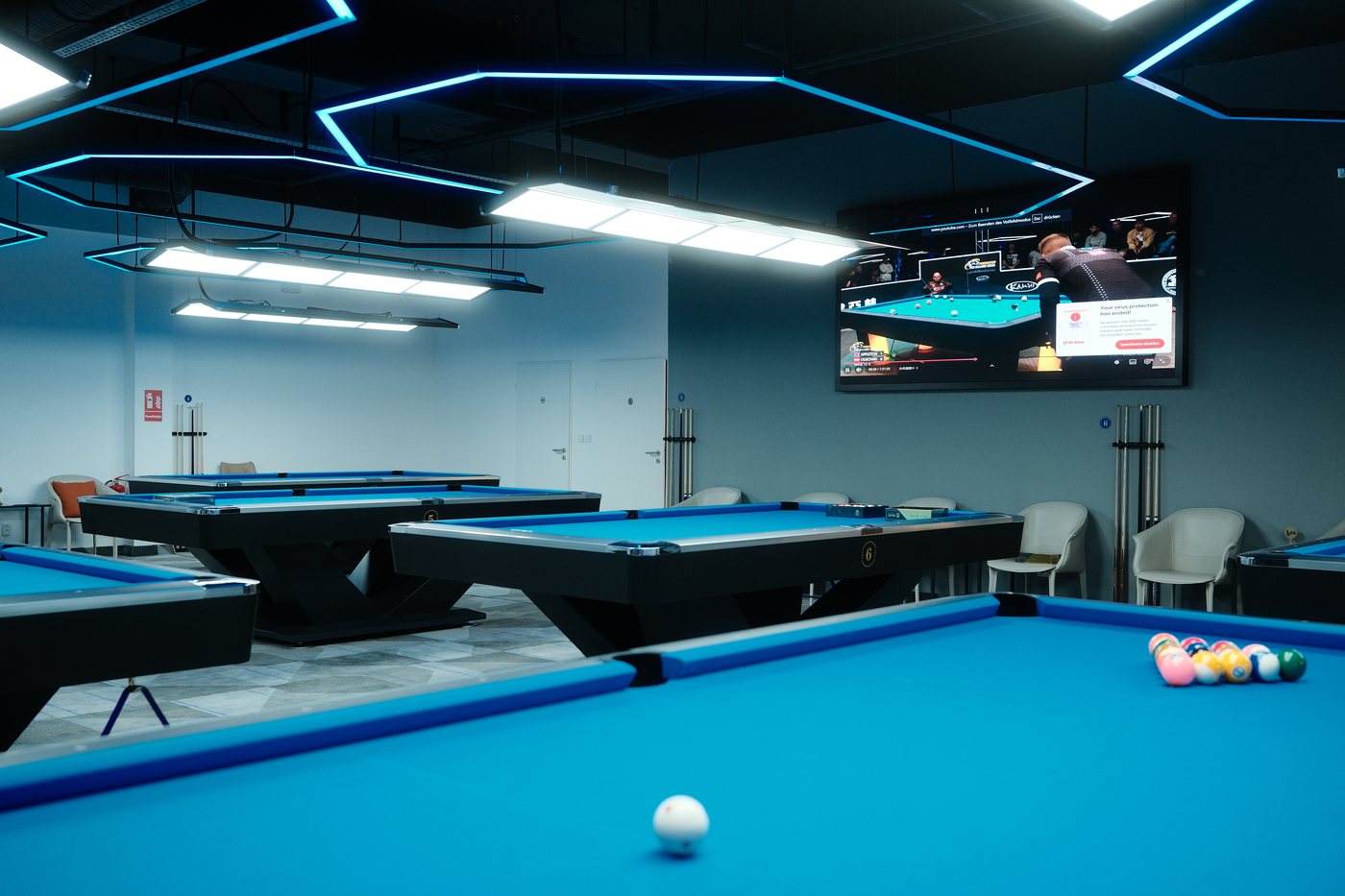 Billardtische in der DrehPunkt Billard Bar in Neuss
